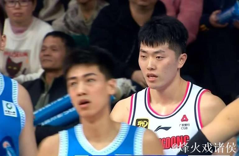 机会来了!广东队正式重用黄明依,杜锋被迫放弃张皓嘉? 机会来了!广东队正式重用黄明依,杜锋被迫放弃张皓嘉?