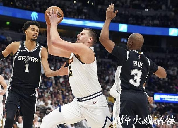 约基奇缺阵掘金依旧碾压快船 文班亚马仅得10分马刺负于雄鹿 约基奇缺阵掘金依旧碾压快船 文班亚马仅得10分马刺负于雄鹿